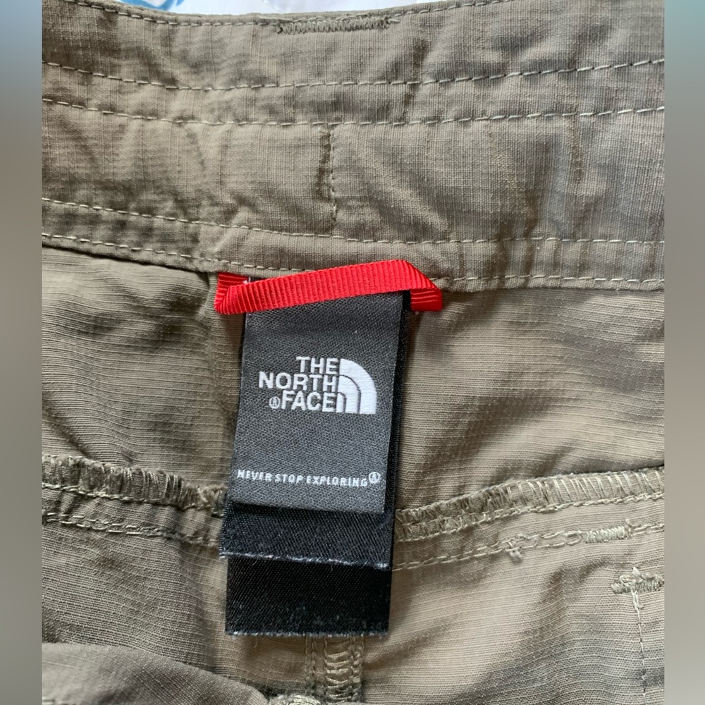 North Face Hiking Pantssize 4 roll up style GUC - Picture 4 of 12